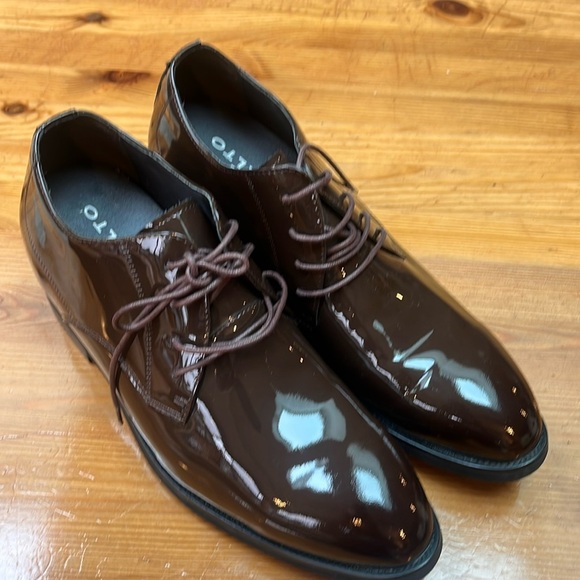 CALTO -  - 2.5 Inches Taller (Brown) - Patent  Formal Dress Shoes - Picture 1 of 10
